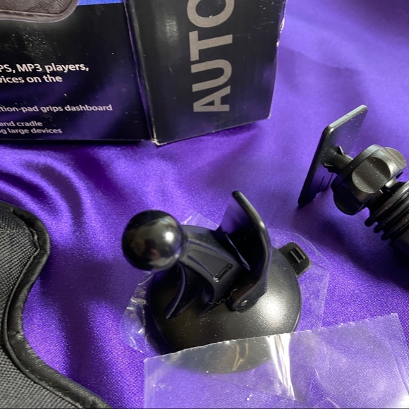 📌Accessory Power AutoDASHMOUNT USA GEAR Cell Phone Mount - Picture 6 of 12